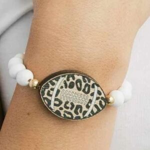 3/$20🌟 NEW Plunder Leopard Huddle Wood Bead Elastic Bracelet
